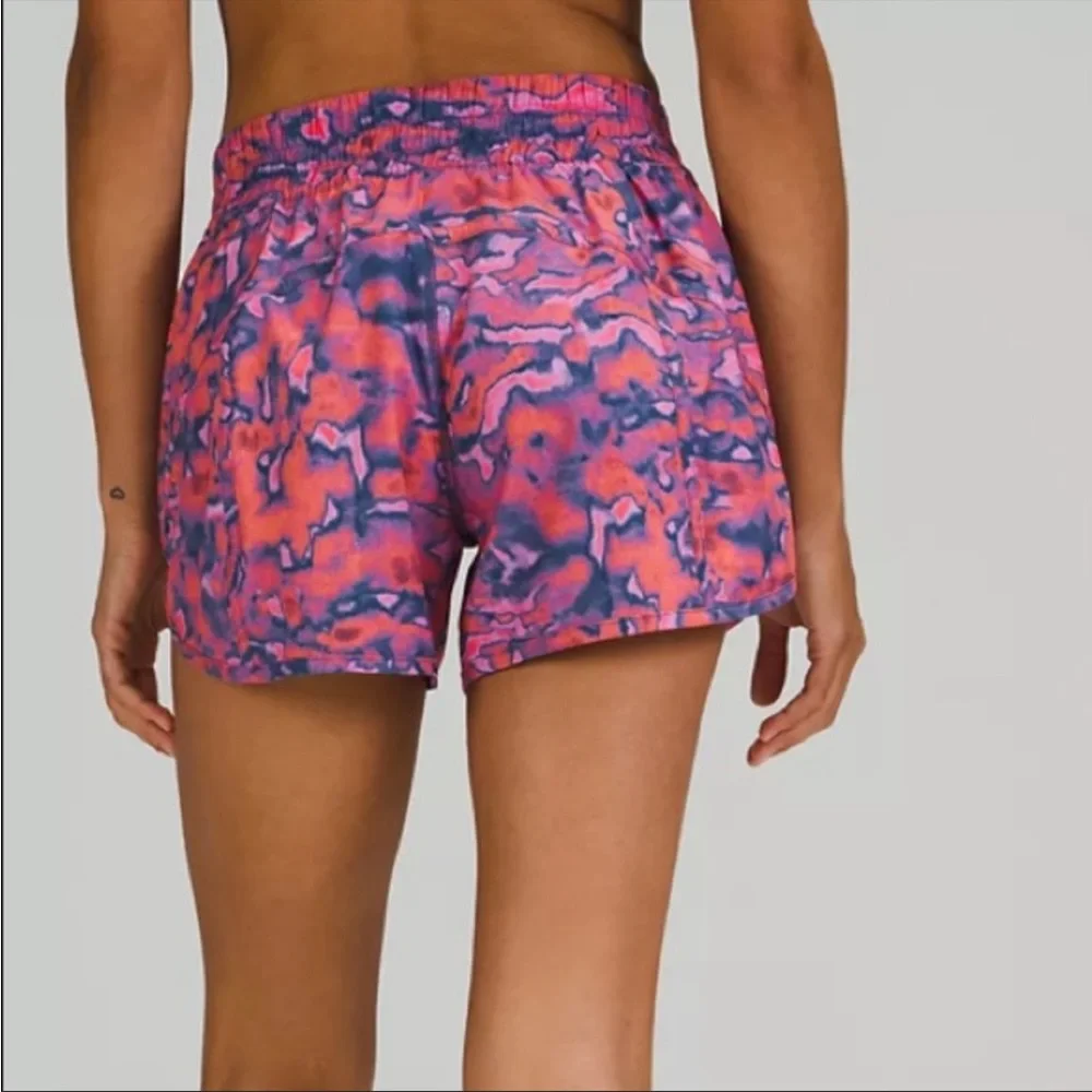 🌸LULULEMON TRACKER SHORT 4”-CHROMA CLASH MULTI-12🌸 - Picture 7 of 11